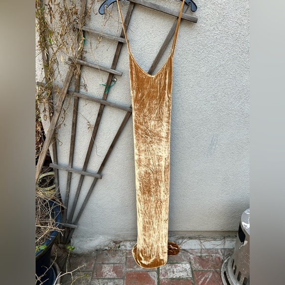 Reformation Rimini Velvet Dress Gold New with Tags! - Picture 6 of 11